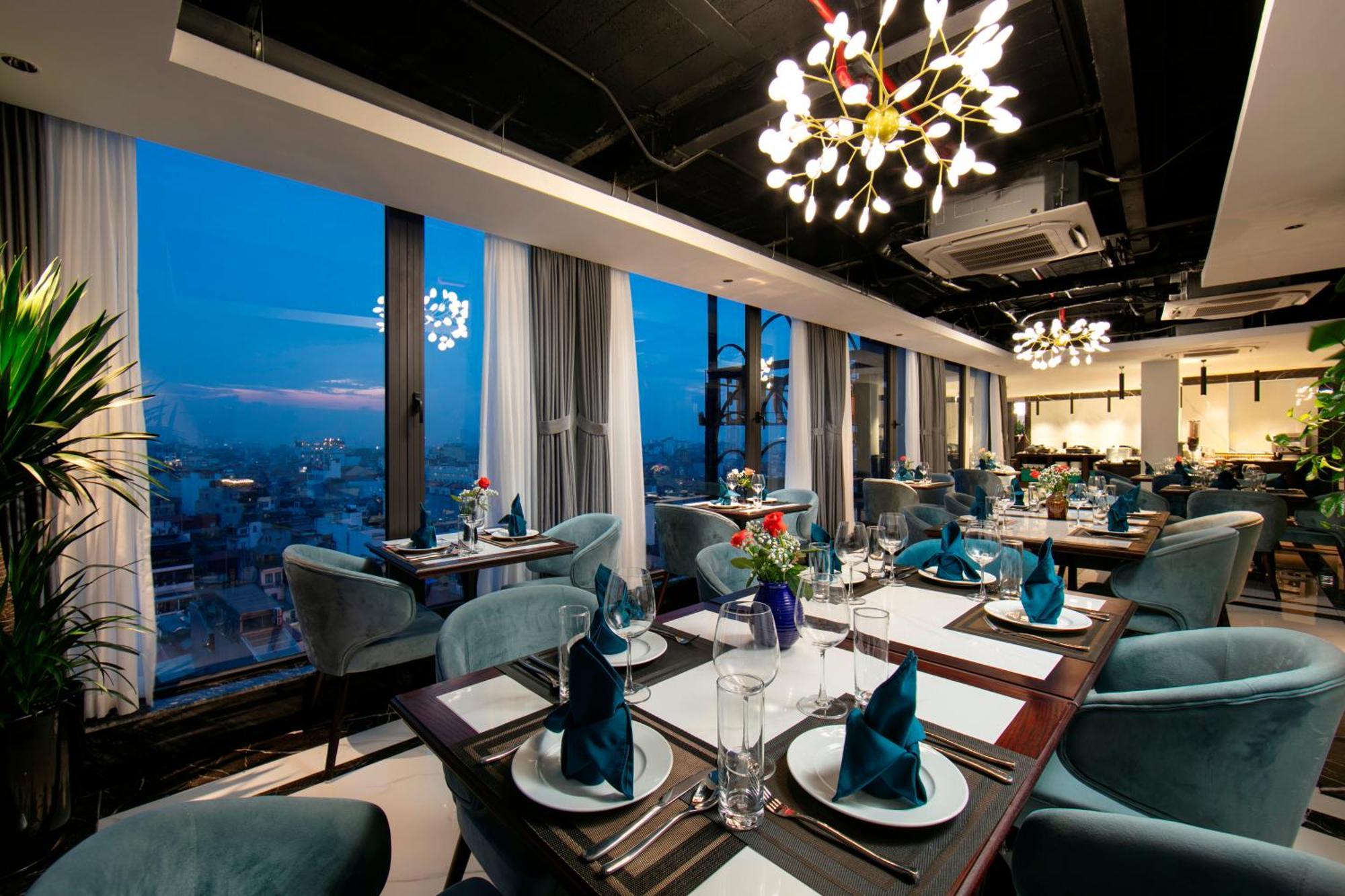 May De Ville Lakeside Hotel Hanoi Eksteriør bilde The 360 Restaurant