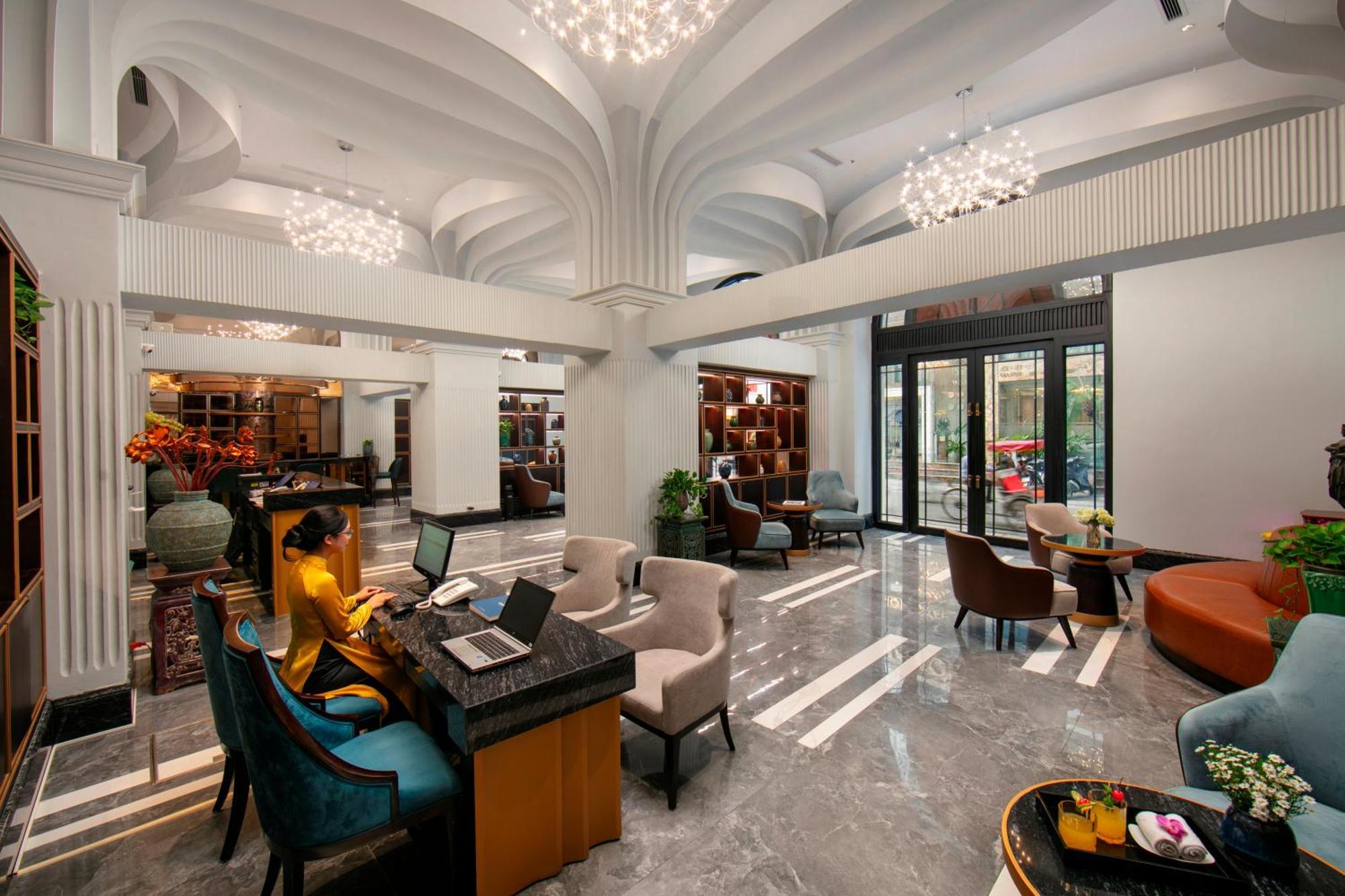 May De Ville Lakeside Hotel Hanoi Eksteriør bilde Lobby