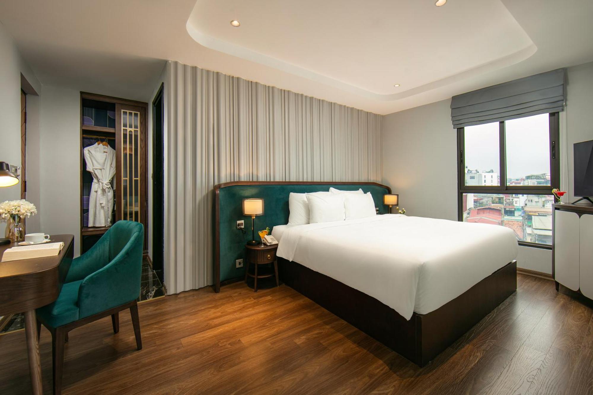 May De Ville Lakeside Hotel Hanoi Eksteriør bilde Deluxe Room