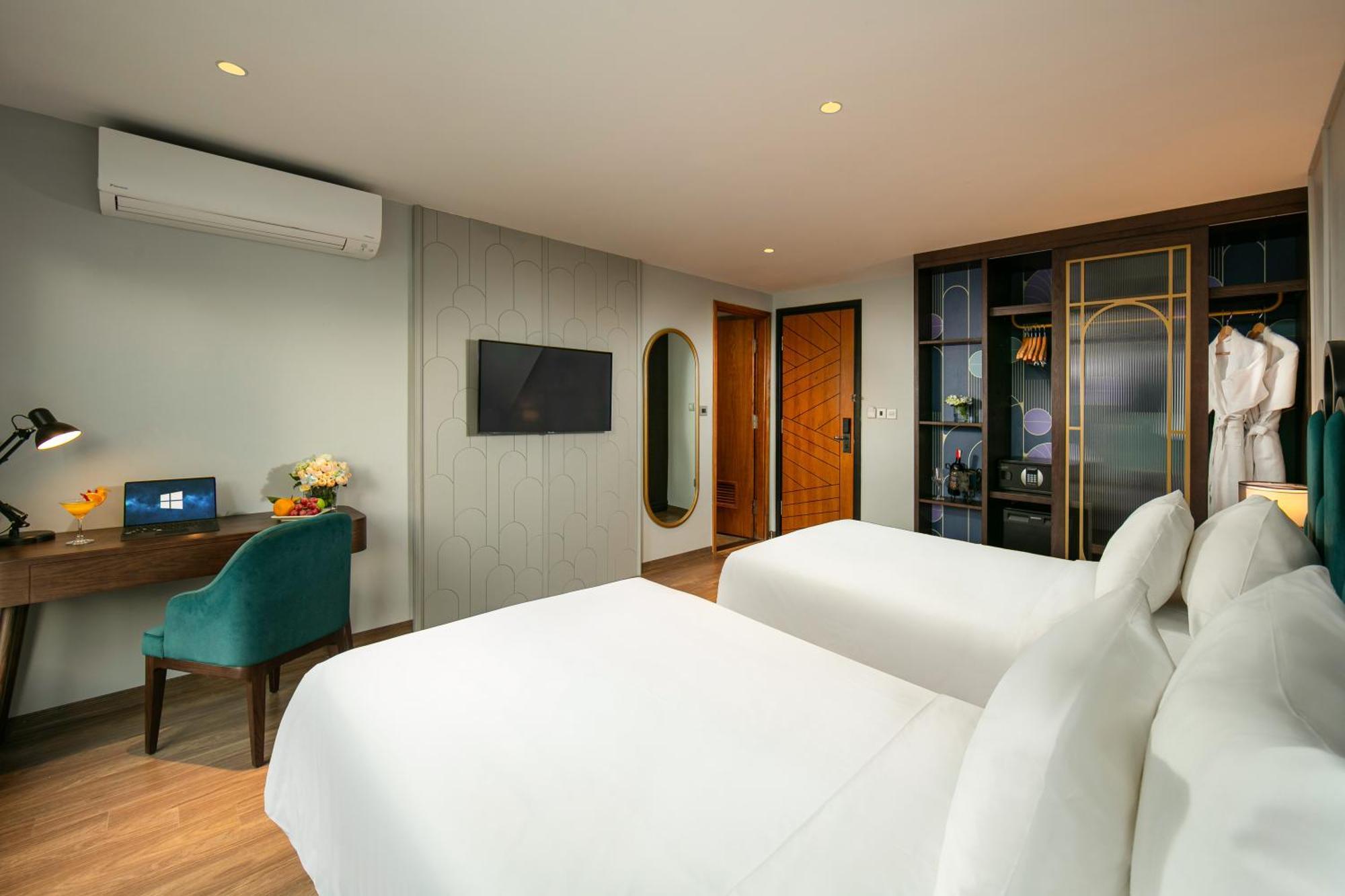 May De Ville Lakeside Hotel Hanoi Eksteriør bilde Deluxe Room