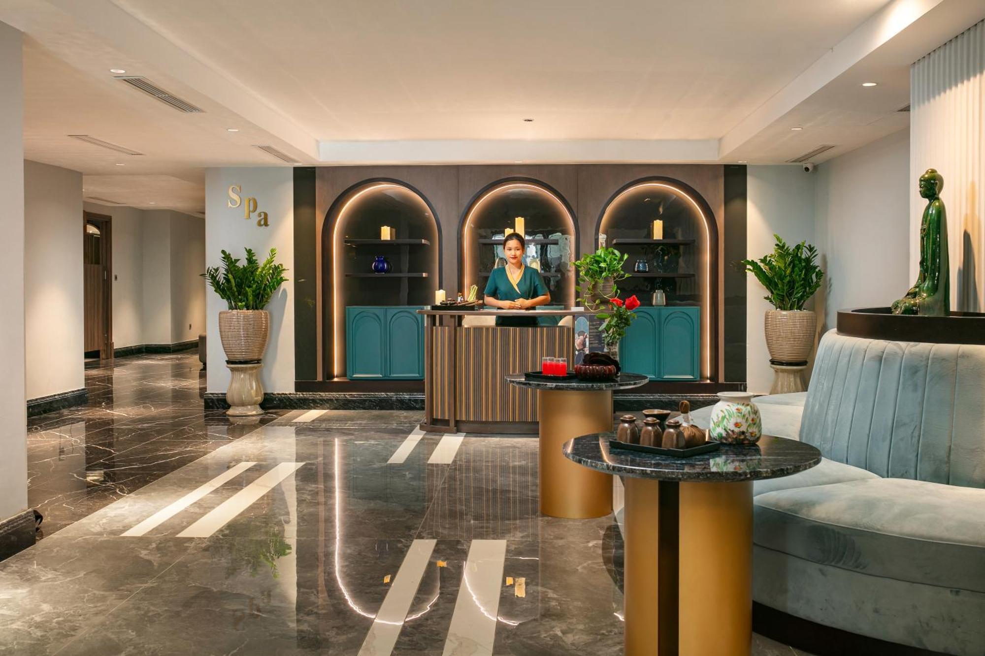 May De Ville Lakeside Hotel Hanoi Eksteriør bilde Lobby
