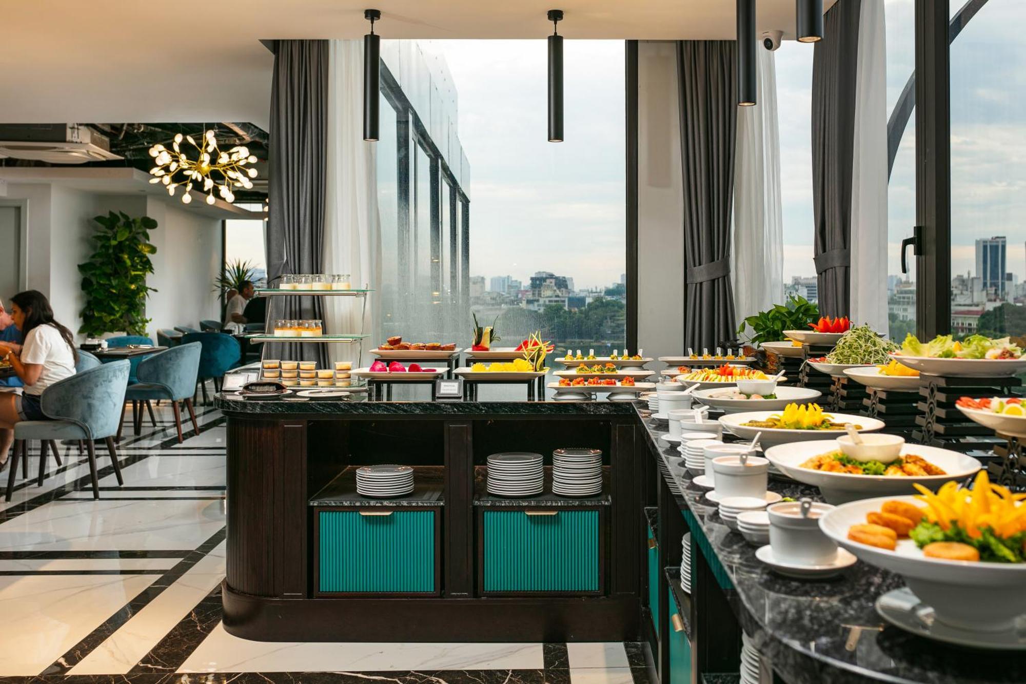 May De Ville Lakeside Hotel Hanoi Eksteriør bilde The 360° Restaurant
