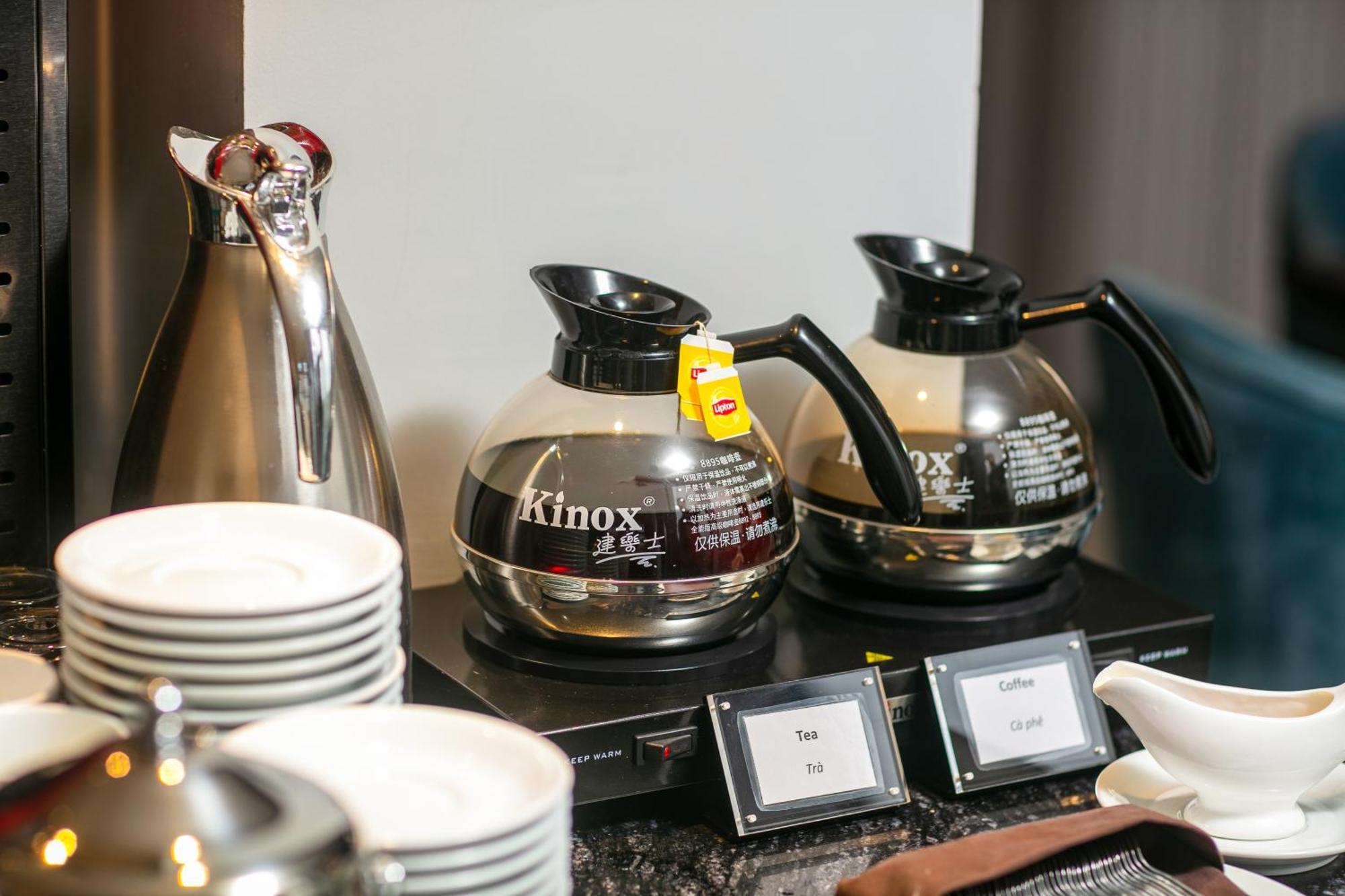 May De Ville Lakeside Hotel Hanoi Eksteriør bilde Coffee pots