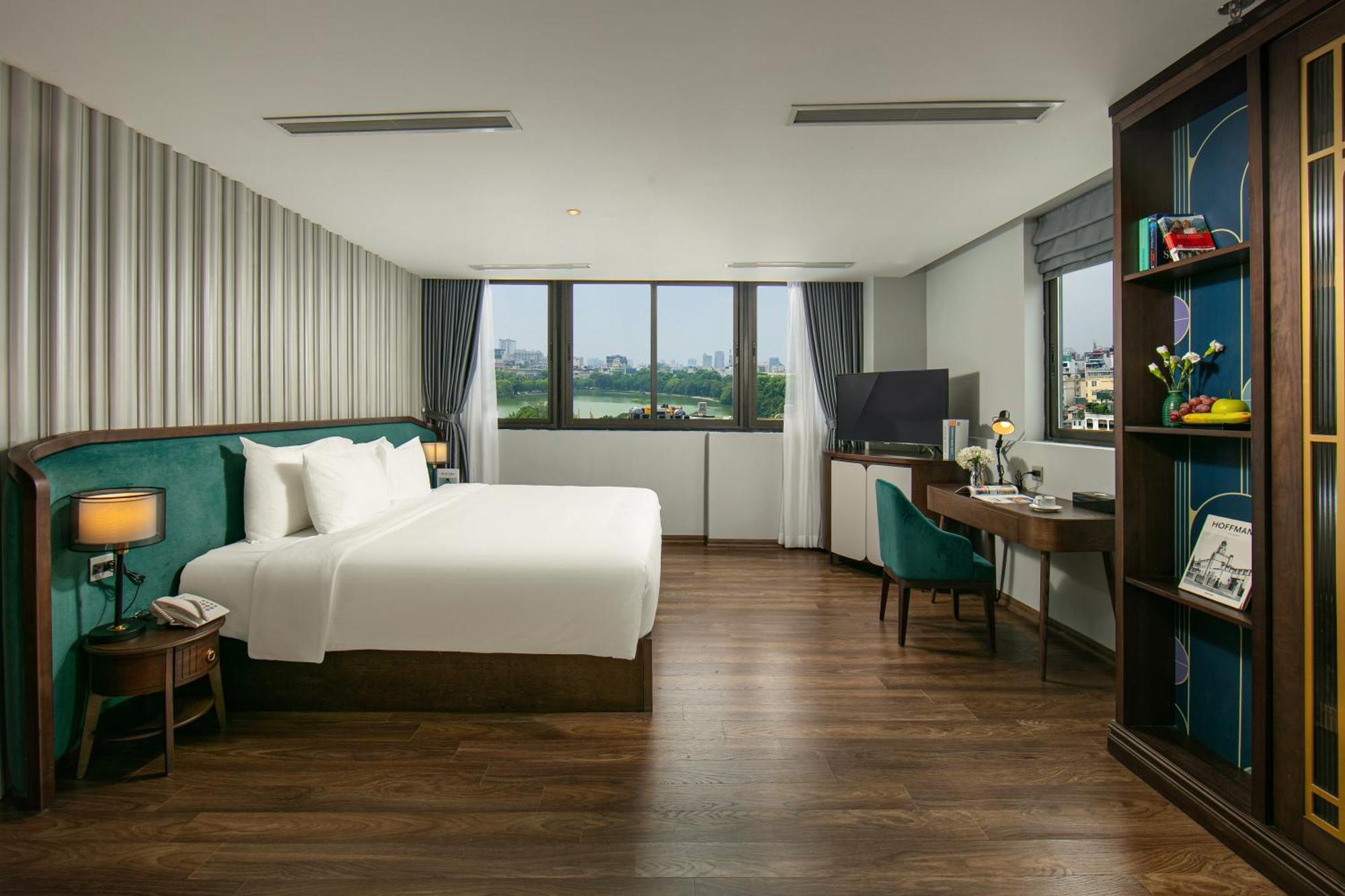 May De Ville Lakeside Hotel Hanoi Eksteriør bilde Deluxe Suite